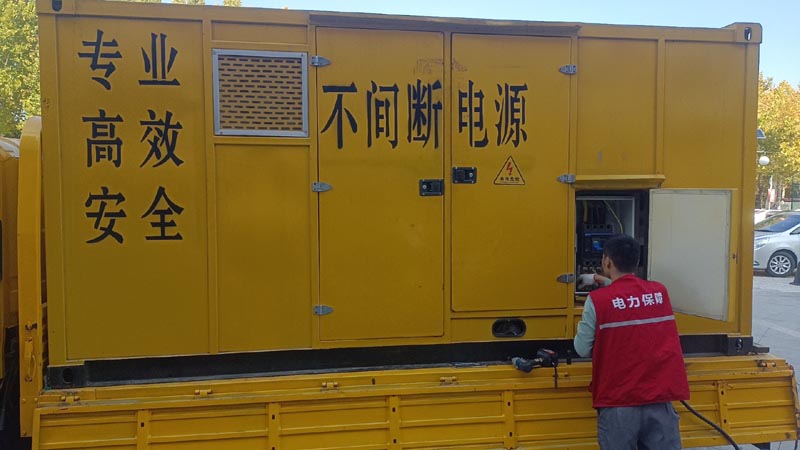剑河柴油发电机组和UPS电源配合使用时，如何避免切换过程中的电力中断？